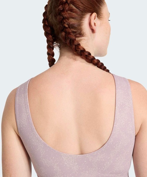 adidas（アディダス）の「Puremotion中わた入りプリントタンクトップ / ヨガウェア / アディダス adidas（タンクトップ・レディース・グレー系その他/グレー・X-SMALL/X-LARGE/SMALL/MEDIUM/LARGE/XX-LARGE）」の9枚目の写真