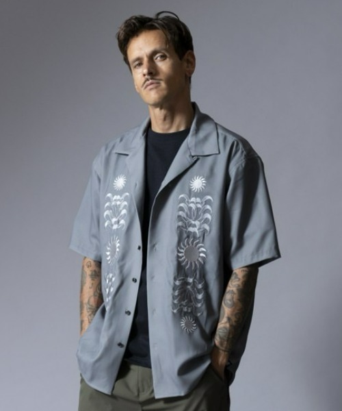 ROARK REVIVAL(ロアークリバイバル)の「【ROARK】"PALM EMBROIDERY" GONZO S/S(シャツ/ブラウス・メンズ・グレー・X-LARGE/LARGE/MEDIUM)」の2枚目の写真
