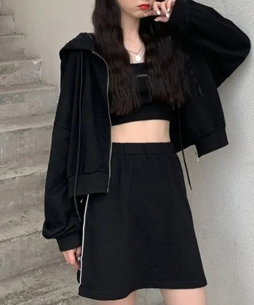 mielu(ミエル)の「ショート丈ジップパーカー《レディース/クロップド丈/カジュアル》(パーカー・レディース・ピンク/ブラック/グレー・LARGE/MEDIUM)」の13枚目の写真