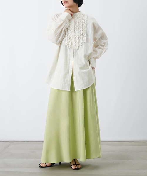 LUCA/LADY LUCK LUCA（ルカ/レディラックルカ）の「LC/LLL スプリングスラブ/デニム/ストライプフリルシャツ（シャツ/ブラウス・レディース・ネイビー/ブルー/オフホワイト・FREE）」の4枚目の写真