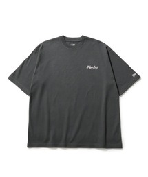 NEW ERA（ニューエラ）の「【NEW ERA】半袖 オーバーサイズド コットン Tシャツ Logo Archive / 3カラー（Tシャツ/カットソー）」