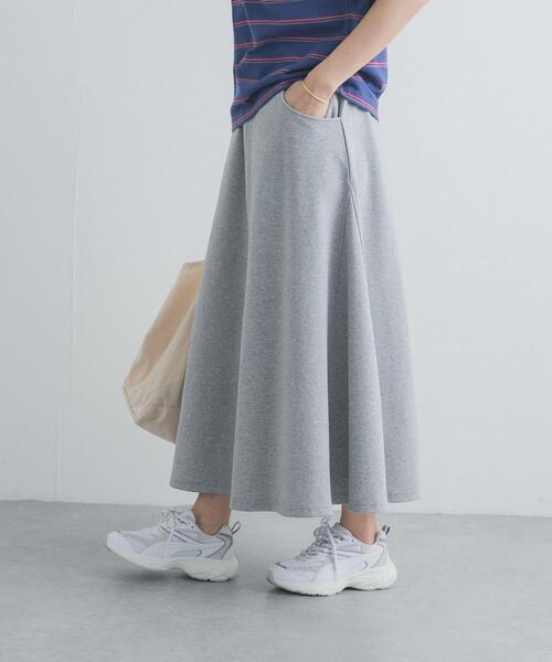 URBAN RESEARCH DOORS（アーバンリサーチドアーズ）の「ライトダンボールニットスカート（スカート・レディース・ブラック/グレー・FREE）」の5枚目の写真