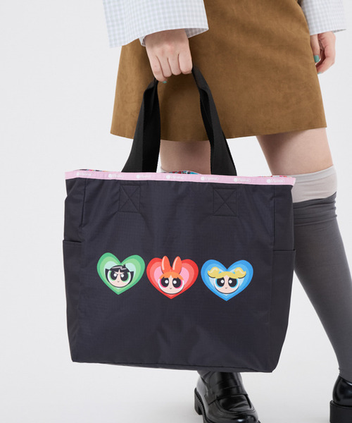 LeSportsac(レスポートサック)の「LG REVERSIBLE TOTE パワーパフ ガールズガールズパワートート(トートバッグ・レディース・ブラック・FREE)」の2枚目の写真