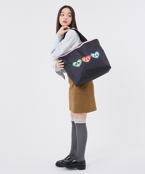 LeSportsac(レスポートサック)の「LG REVERSIBLE TOTE パワーパフ ガールズガールズパワートート(トートバッグ・レディース・ブラック・FREE)」の3枚目の写真