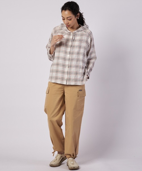 Eddie Bauer(エディーバウアー)の「フーデッドチェック ブラウス(シャツ/ブラウス・レディース・ネイビー系/ホワイト系/ブラック系・XL/L/M/S)」の4枚目の写真