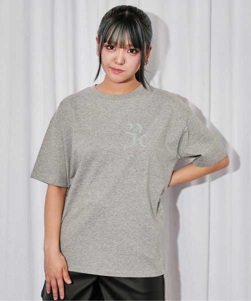 GORGE(ゴージ)の「《クロスバックプリント》BIG Tシャツ/ストリート/春夏/全3色(Tシャツ/カットソー・レディース・チャコール/ベージュ系/杢グレー・F)」の19枚目の写真