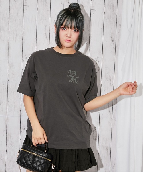 GORGE(ゴージ)の「《クロスバックプリント》BIG Tシャツ/ストリート/春夏/全3色(Tシャツ/カットソー・レディース・チャコール/ベージュ系/杢グレー・F)」の14枚目の写真