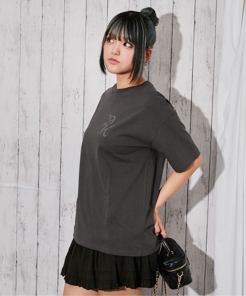 GORGE(ゴージ)の「《クロスバックプリント》BIG Tシャツ/ストリート/春夏/全3色(Tシャツ/カットソー・レディース・チャコール/ベージュ系/杢グレー・F)」の12枚目の写真