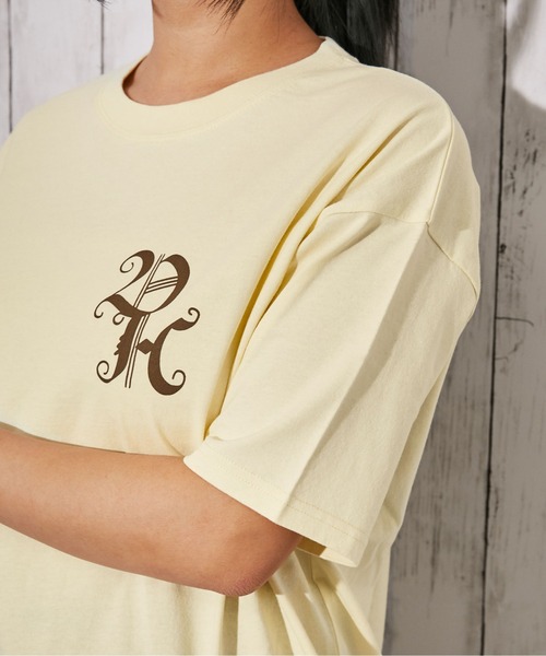 GORGE(ゴージ)の「《クロスバックプリント》BIG Tシャツ/ストリート/春夏/全3色(Tシャツ/カットソー・レディース・チャコール/ベージュ系/杢グレー・F)」の8枚目の写真
