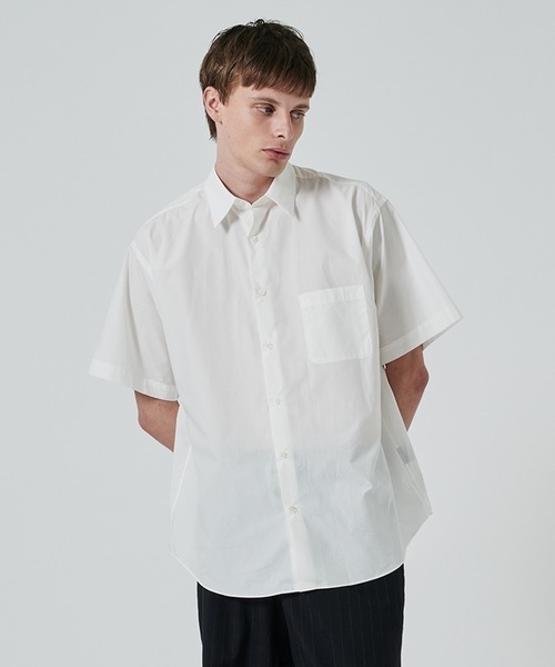 markaware（マーカウェア）の「【MARKAWARE/marka/マーカウェア】COMFORT FIT S/S SHIRT（シャツ/ブラウス・メンズ・ダークグレー/ホワイト/ブルー・2/1）」の2枚目の写真