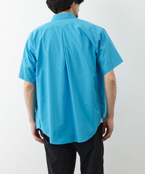 markaware(マーカウェア)の「【MARKAWARE/marka/マーカウェア】COMFORT FIT S/S SHIRT(シャツ/ブラウス・メンズ・ダークグレー/ホワイト/ブルー・2/1)」の9枚目の写真