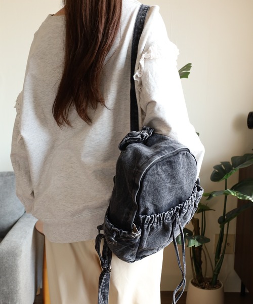 crossi(クロッシー)の「リボンモチーフ ウォッシュデニムリュック(バックパック/リュック・レディース・ブラック/ネイビー/ブルー・FREE)」の15枚目の写真