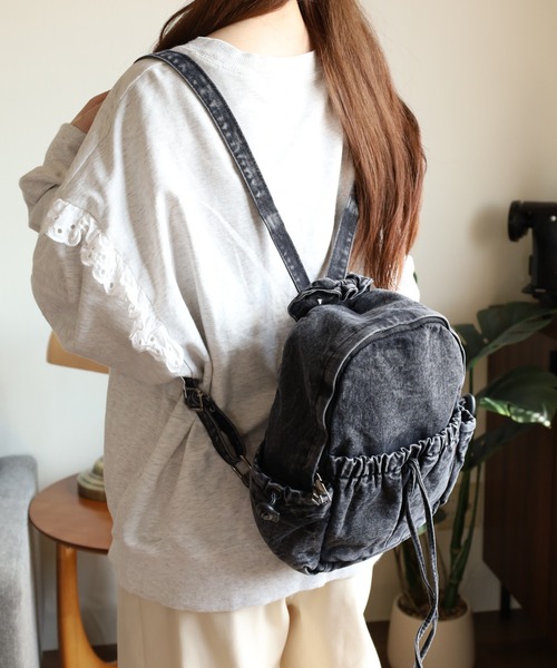 crossi(クロッシー)の「リボンモチーフ ウォッシュデニムリュック(バックパック/リュック・レディース・ブラック/ネイビー/ブルー・FREE)」の14枚目の写真