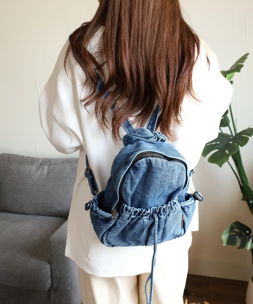 crossi(クロッシー)の「リボンモチーフ ウォッシュデニムリュック(バックパック/リュック・レディース・ブラック/ネイビー/ブルー・FREE)」の11枚目の写真