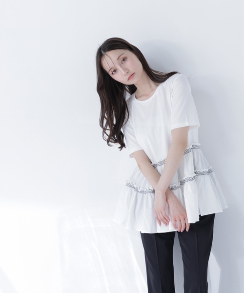 NATURAL BEAUTY BASIC(ナチュラルビューティーベーシック)の「ドッキングティアードカットソー(Tシャツ/カットソー・レディース・オフホワイト/グレー系その他/ブルー系その他・フリ-)」の5枚目の写真