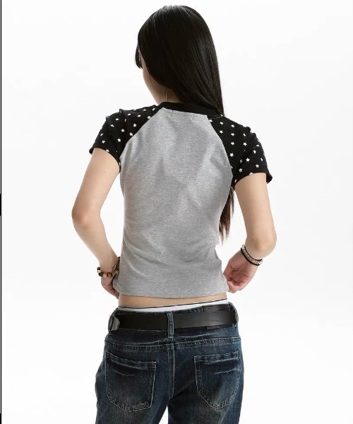 .KOM(ドットコム)の「A'GEM/9 × .kom 『.KOM/ドットケーオーエム』星条旗Tシャツ(Tシャツ/カットソー・レディース・グレー/ネイビー・M)」の12枚目の写真