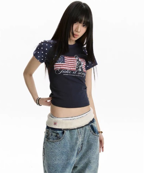 .KOM(ドットコム)の「A'GEM/9 × .kom 『.KOM/ドットケーオーエム』星条旗Tシャツ(Tシャツ/カットソー・レディース・グレー/ネイビー・M)」の7枚目の写真
