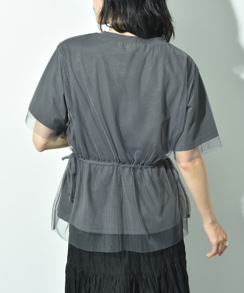 INTERPLANET(インタープラネット)の「TC天竺*ソフトチュールドッキングペプラムプルオーバー(Tシャツ/カットソー・レディース・アイボリー/チャコールグレー・FREE)」の8枚目の写真