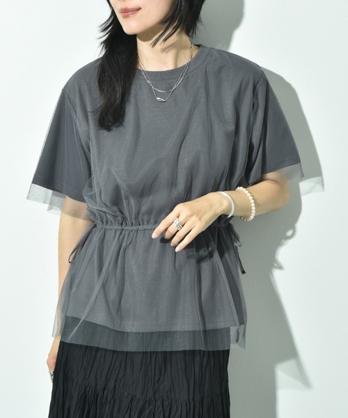 INTERPLANET(インタープラネット)の「TC天竺*ソフトチュールドッキングペプラムプルオーバー(Tシャツ/カットソー・レディース・アイボリー/チャコールグレー・FREE)」の10枚目の写真