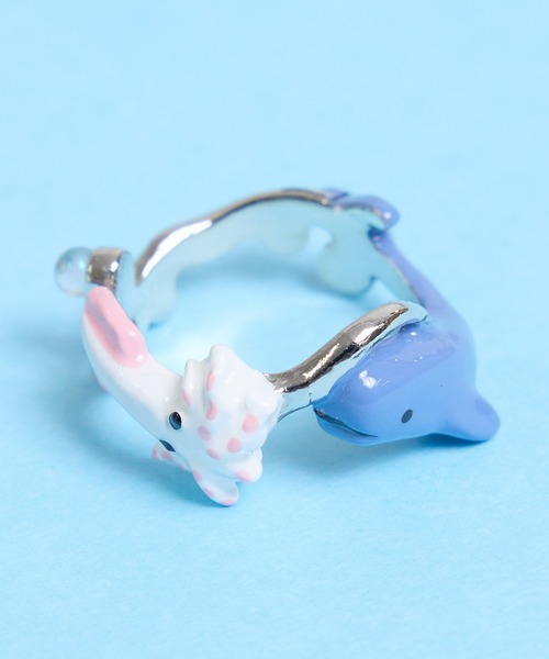 gargle(ガーグル)の「gargle ガーグル:海の生き物シリーズ マッコウクジラVSダイオウイカ リング(リング・レディース・ホワイト×ブルー・FREE)」の1枚目の写真