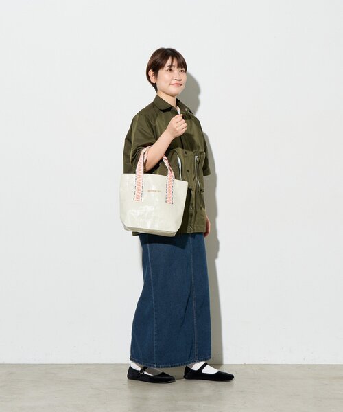 BIRTHDAY BAR(バースデイバー)の「ジャガードハンドルシートバッグ(トートバッグ・レディース・アイボリー/グリーン/シルバー・0)」の5枚目の写真