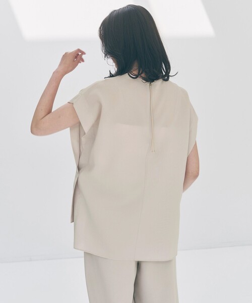 UNFILO(アンフィーロ)の「【セットアップ着用可】TENNEN TOUCH COOL Tブラウス(シャツ/ブラウス・レディース・グレー系/ダークブラウン系/ベージュ系・X-LARGE)」の10枚目の写真