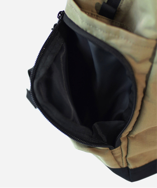 MASMARULEZ（マスマルールズ）の「[INT] Mono lite backpack_Sand Camel（バックパック/リュック・レディース・その他・FREE）」の6枚目の写真