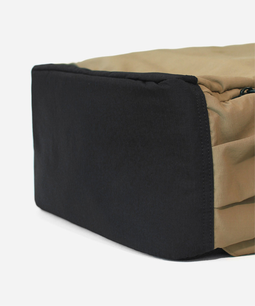 MASMARULEZ（マスマルールズ）の「[INT] Mono lite backpack_Sand Camel（バックパック/リュック・レディース・その他・FREE）」の7枚目の写真