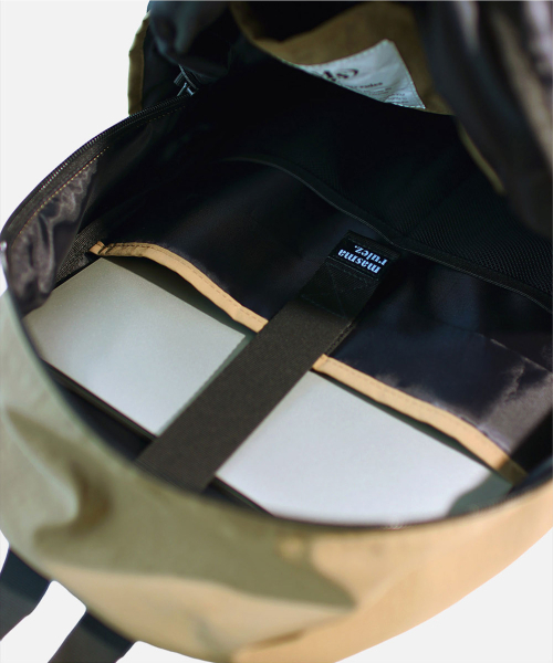 MASMARULEZ（マスマルールズ）の「[INT] Mono lite backpack_Sand Camel（バックパック/リュック・レディース・その他・FREE）」の8枚目の写真