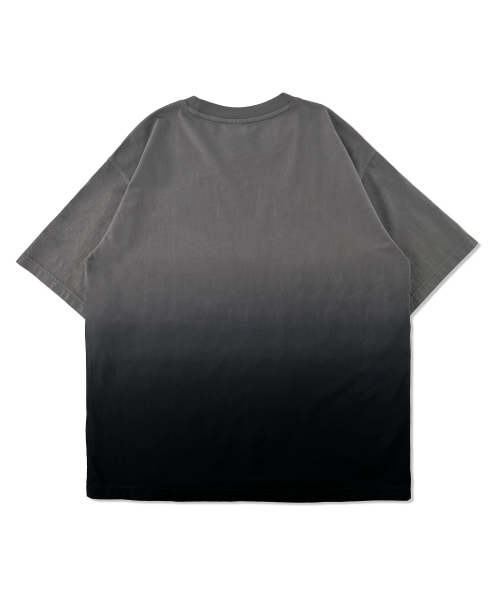 ANNOYED(アノイド)の「ウォッシュドグラデーションタイポ半袖 LQ2TU310_CHARCOAL(Tシャツ/カットソー・メンズ・その他・95/100/105)」の2枚目の写真