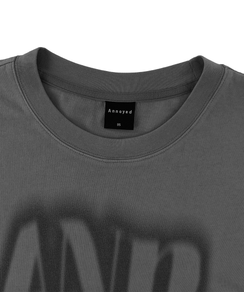 ANNOYED(アノイド)の「ウォッシュドグラデーションタイポ半袖 LQ2TU310_CHARCOAL(Tシャツ/カットソー・メンズ・その他・95/100/105)」の3枚目の写真
