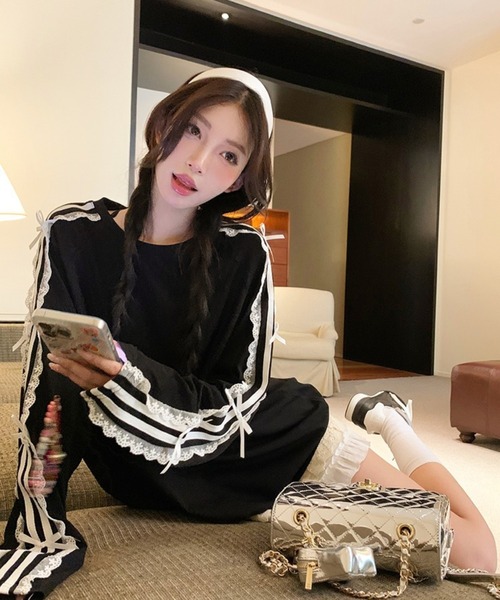 almo(アルモ)の「【Bls】 【ZL】【Bling Leads】レース×リボン スウェットトップス(BL)(Tシャツ/カットソー・レディース・ブラック・FREE)」の2枚目の写真