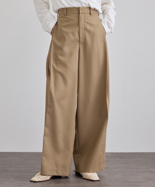 SALON adam et rope'(サロン アダム エ ロペ)の「ウーステッドツイルタックパンツ / セットアップ対応(スラックス・レディース・ベージュ系その他/チャコールグレー・M/S)」の4枚目の写真