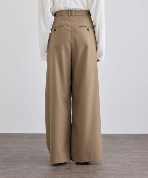 SALON adam et rope'(サロン アダム エ ロペ)の「ウーステッドツイルタックパンツ / セットアップ対応(スラックス・レディース・ベージュ系その他/チャコールグレー・M/S)」の12枚目の写真