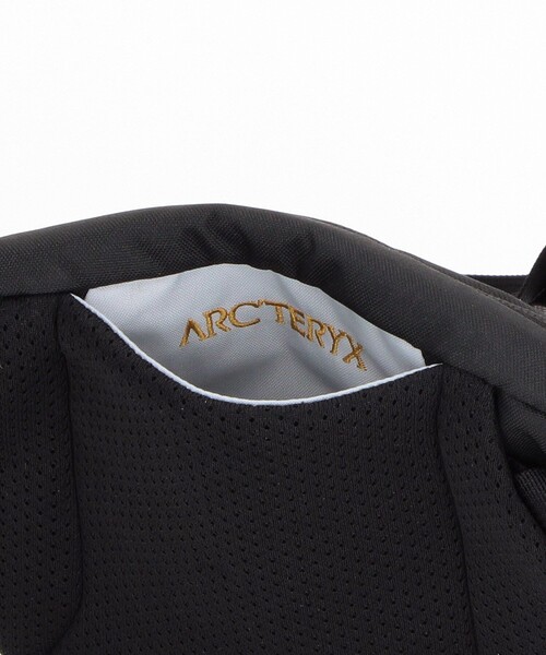 ARC'TERYX(アークテリクス)の「ウエストバッグ(ボディバッグ/ウエストポーチ・メンズ・ブラック・ONE SIZE)」の7枚目の写真