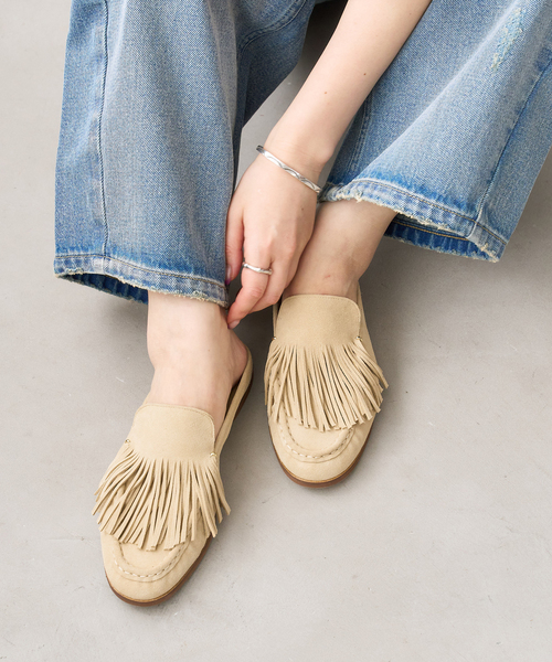 FLAT(フラット)の「レザーフリンジローファーミュール(その他シューズ・レディース・キャメル/ベージュ・SMALL/MEDIUM/LARGE/X-LARGE)」の13枚目の写真