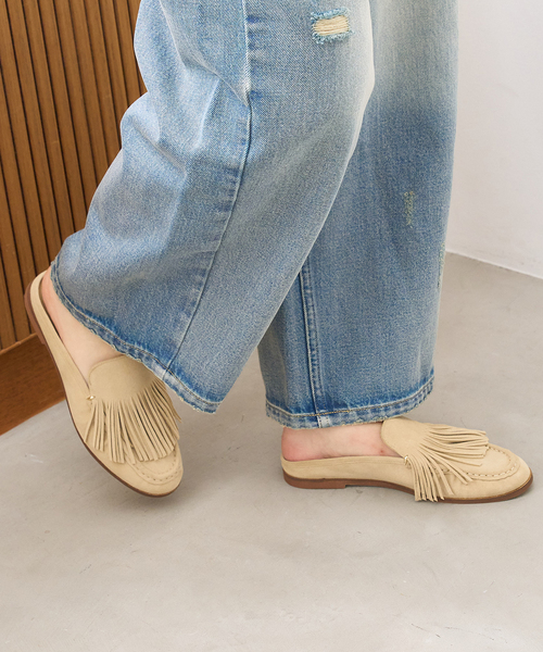 FLAT(フラット)の「レザーフリンジローファーミュール(その他シューズ・レディース・キャメル/ベージュ・SMALL/MEDIUM/LARGE/X-LARGE)」の15枚目の写真