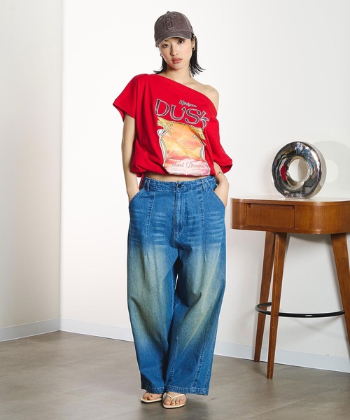 ROSE BUD(ローズバッド)の「OKIRAKU×ROSEBUD/DRAWSTRING GRAPHIC TOP(Tシャツ/カットソー・レディース・レッド/ブラック・ONE SIZE)」の5枚目の写真