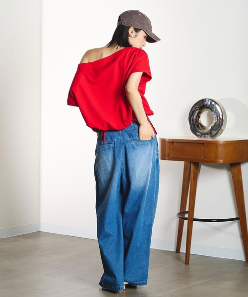 ROSE BUD(ローズバッド)の「OKIRAKU×ROSEBUD/DRAWSTRING GRAPHIC TOP(Tシャツ/カットソー・レディース・レッド/ブラック・ONE SIZE)」の8枚目の写真