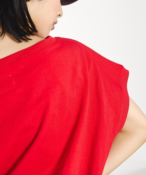 ROSE BUD(ローズバッド)の「OKIRAKU×ROSEBUD/DRAWSTRING GRAPHIC TOP(Tシャツ/カットソー・レディース・レッド/ブラック・ONE SIZE)」の11枚目の写真