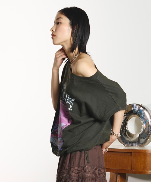 ROSE BUD(ローズバッド)の「OKIRAKU×ROSEBUD/DRAWSTRING GRAPHIC TOP(Tシャツ/カットソー・レディース・レッド/ブラック・ONE SIZE)」の13枚目の写真