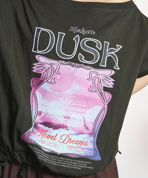 ROSE BUD(ローズバッド)の「OKIRAKU×ROSEBUD/DRAWSTRING GRAPHIC TOP(Tシャツ/カットソー・レディース・レッド/ブラック・ONE SIZE)」の19枚目の写真