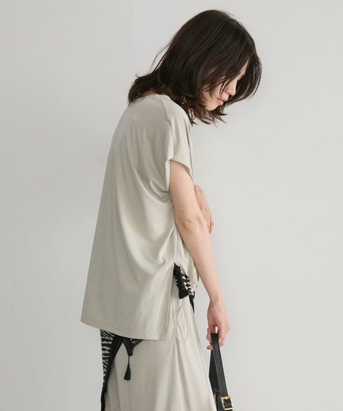 Doux archives(ドゥアルシーヴ)の「フィブリルジャージドロストフレンチプルオーバー(Tシャツ/カットソー・レディース・キャメル/チャコールグレー/ベージュ・FREE)」の18枚目の写真