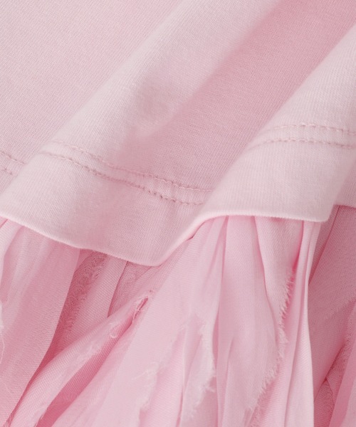 ADAM ET ROPE'(アダムエロペ)の「【AAYUSHI for ADAM ET ROPE'】別注Feather frill cut&sew tunic(Tシャツ/カットソー・レディース・ブラック/ピンク・FREE)」の17枚目の写真