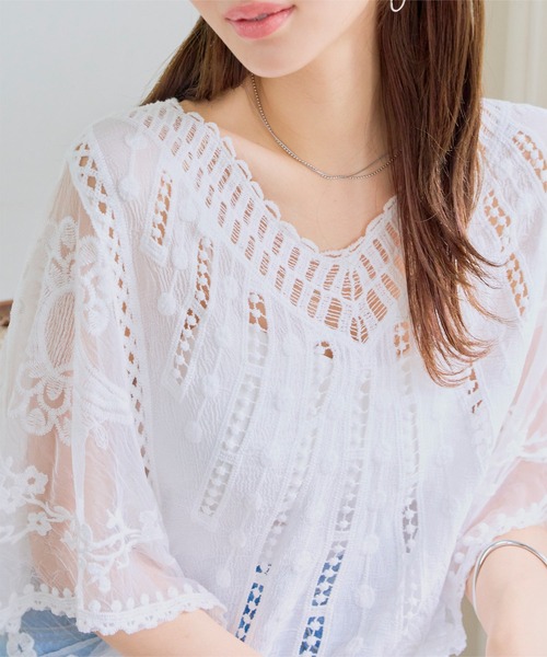 KOBE LETTUCE(コウベレタス)の「刺繍レースドルマンブラウス(シャツ/ブラウス・レディース・ブルー/ホワイト系・M)」の6枚目の写真