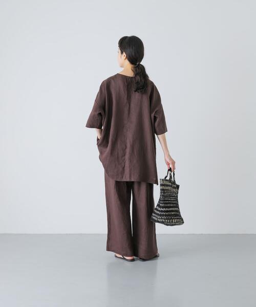 かぐれ(カグレ)の「リネンワイドプルオーバーシャツ(シャツ/ブラウス・レディース・ブラウン/オフホワイト/ブラック・FREE)」の14枚目の写真