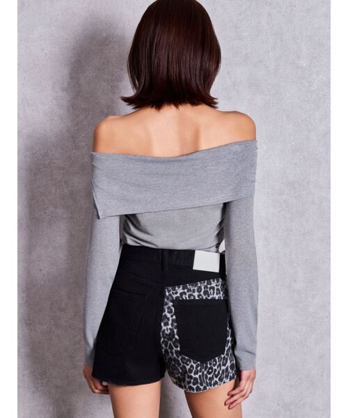 GYDA(ジェイダ)の「GG studs leopardショートパンツ(その他パンツ・レディース・ブラック/ブラウン・SMALL/MEDIUM)」の4枚目の写真
