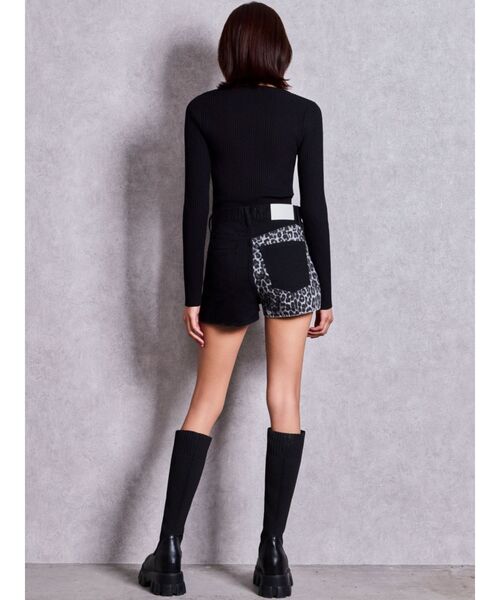 GYDA(ジェイダ)の「GG studs leopardショートパンツ(その他パンツ・レディース・ブラック/ブラウン・SMALL/MEDIUM)」の10枚目の写真