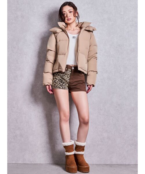 GYDA(ジェイダ)の「GG studs leopardショートパンツ(その他パンツ・レディース・ブラック/ブラウン・SMALL/MEDIUM)」の19枚目の写真