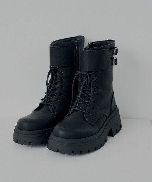 Chico(チコ)の「ベルト付きレースアップブーツ(ブーツ・レディース・ブラック/ブラウン・SMALL/MEDIUM/LARGE)」の12枚目の写真